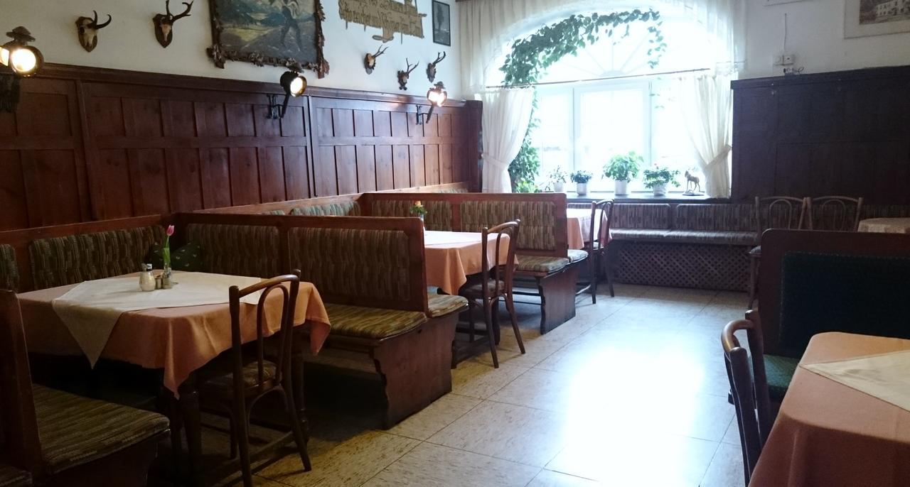 Hotel Zum Goldenen Hirschen Gostling an der Ybbs Bagian luar foto