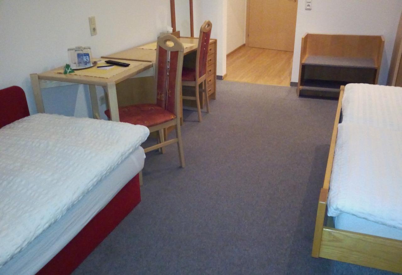 Hotel Zum Goldenen Hirschen Gostling an der Ybbs Bagian luar foto